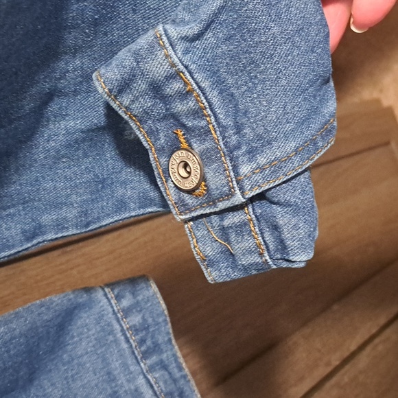 New distressed star denim jacket - Picture 9 of 12